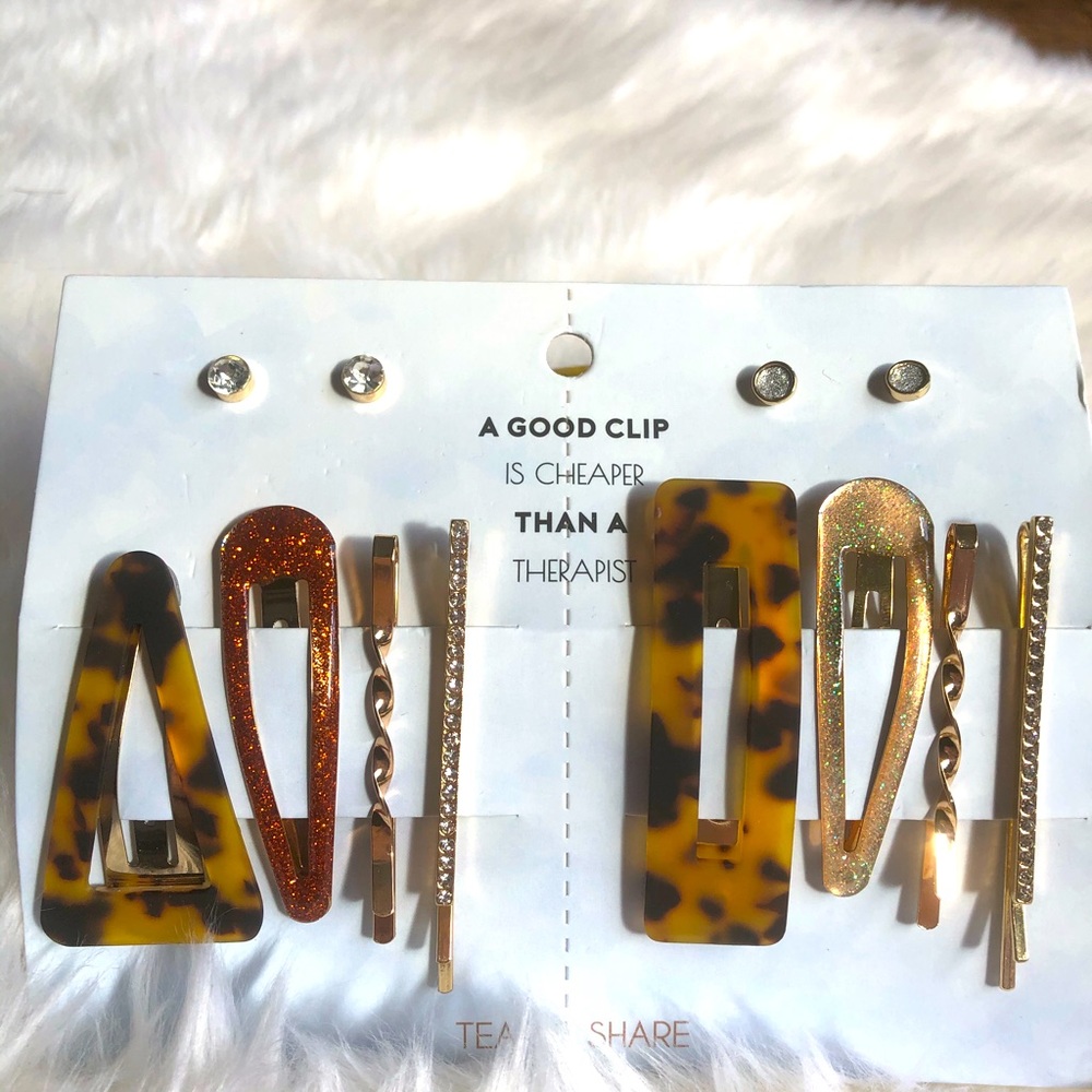 2/10 Hair clips and earrings set. $10